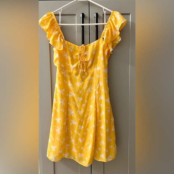 Ruffled backless mini dress - Picture 3 of 4